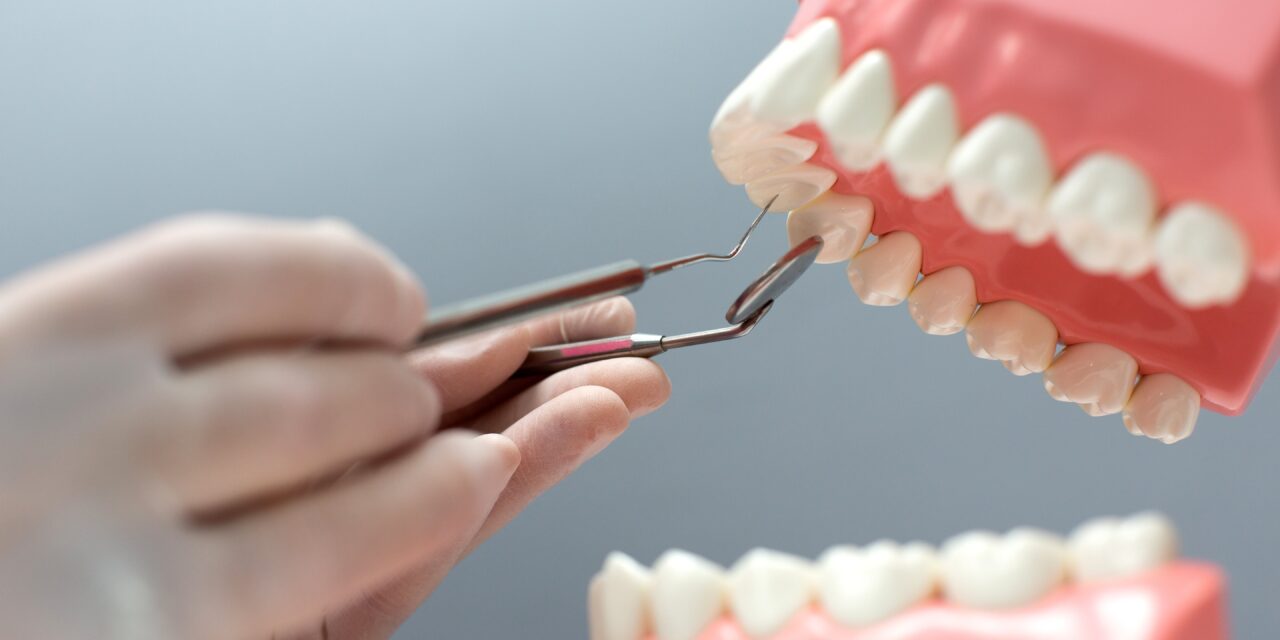Co to jest protetyka stomatologiczna? Krótki przewodnik po dziedzinie stomatologii przywracającej piękny uśmiech!